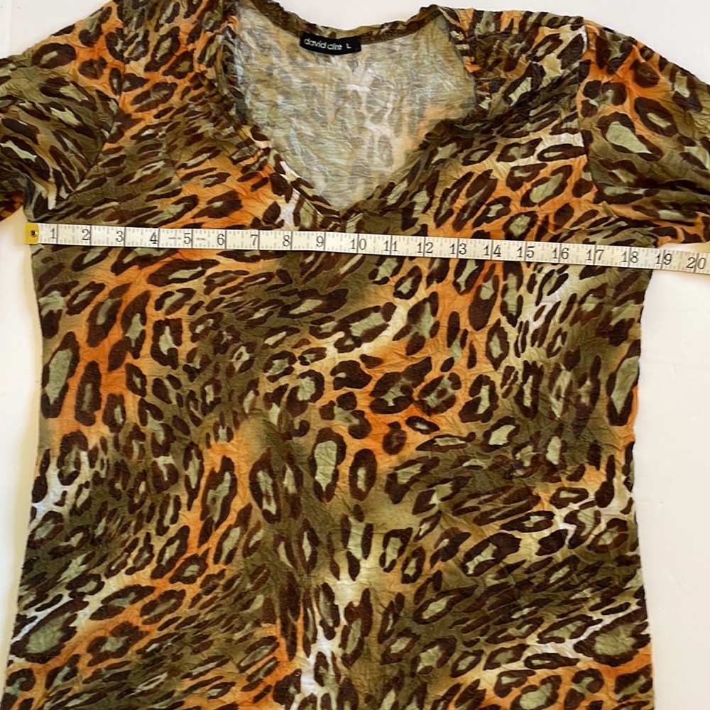 David Cline Women’s 3/4 Sleeve, V-Neck, Animal Print Top. Made in USA. - Picture 4 of 8